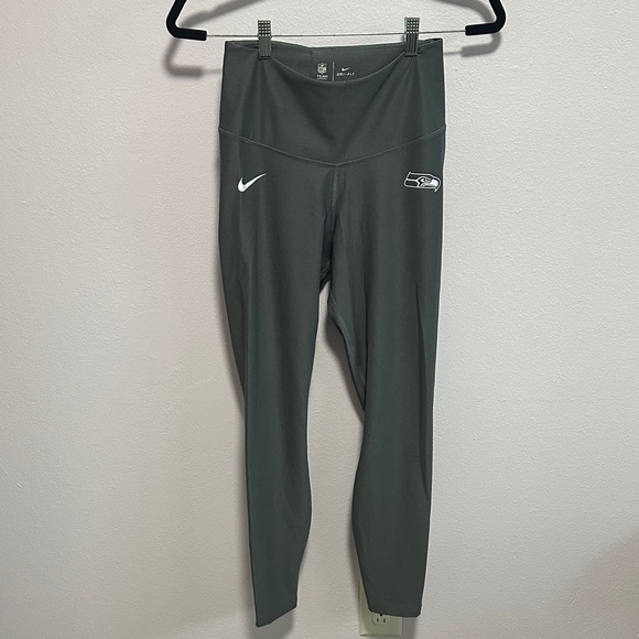 Nike Dri-FIT Dark Gray Leggings with Seahawks Logo - Picture 2 of 8